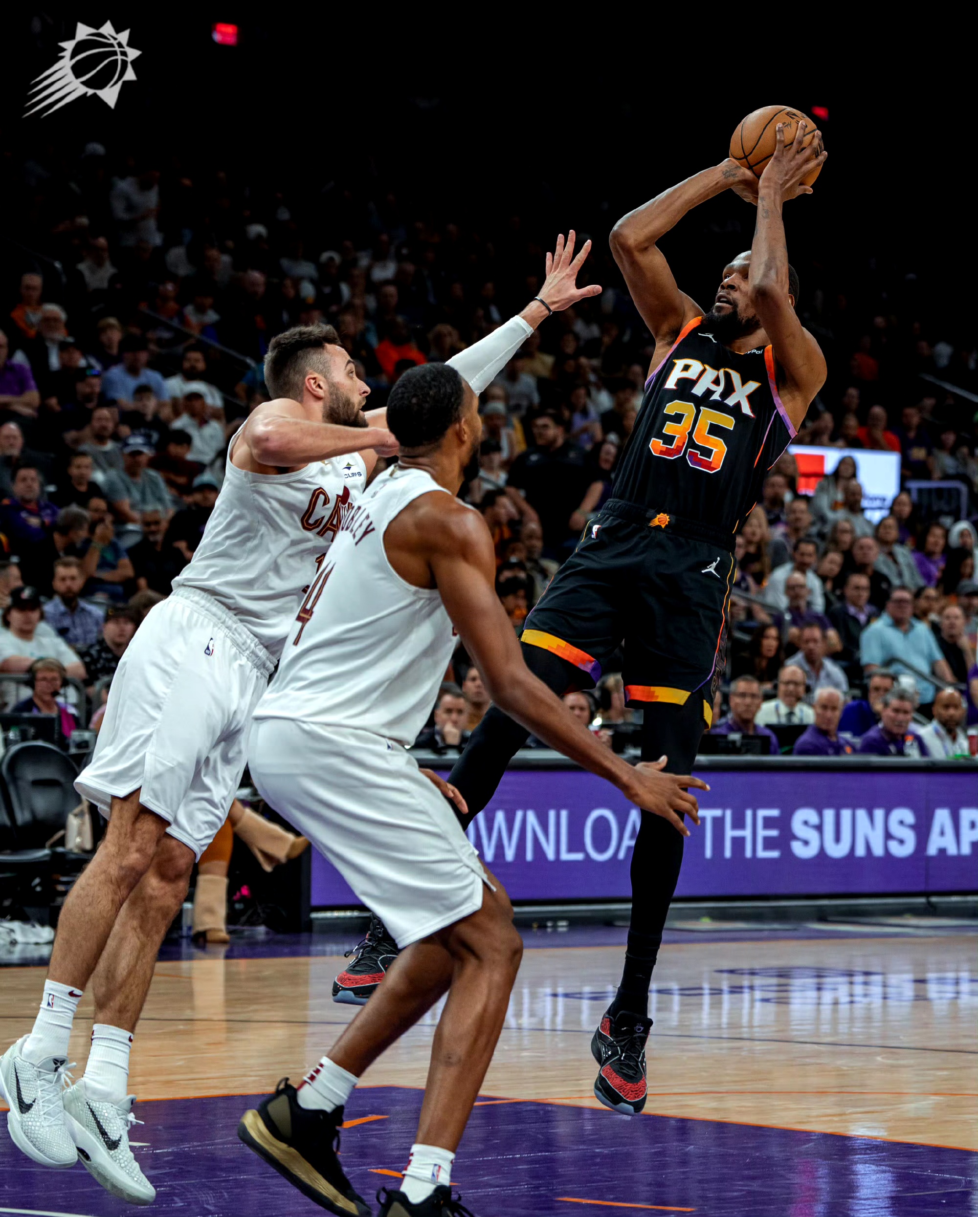 凯尔特人完胜广州队,布克高光表现 凯尔特人完胜广州队,布克高光表现