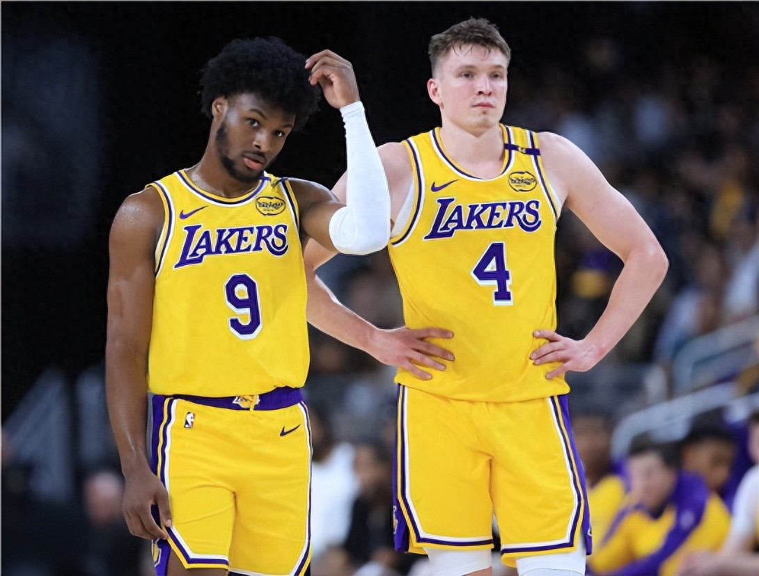 湖人翻盘广东队,麦科勒姆关键制胜 湖人翻盘广东队,麦科勒姆关键制胜