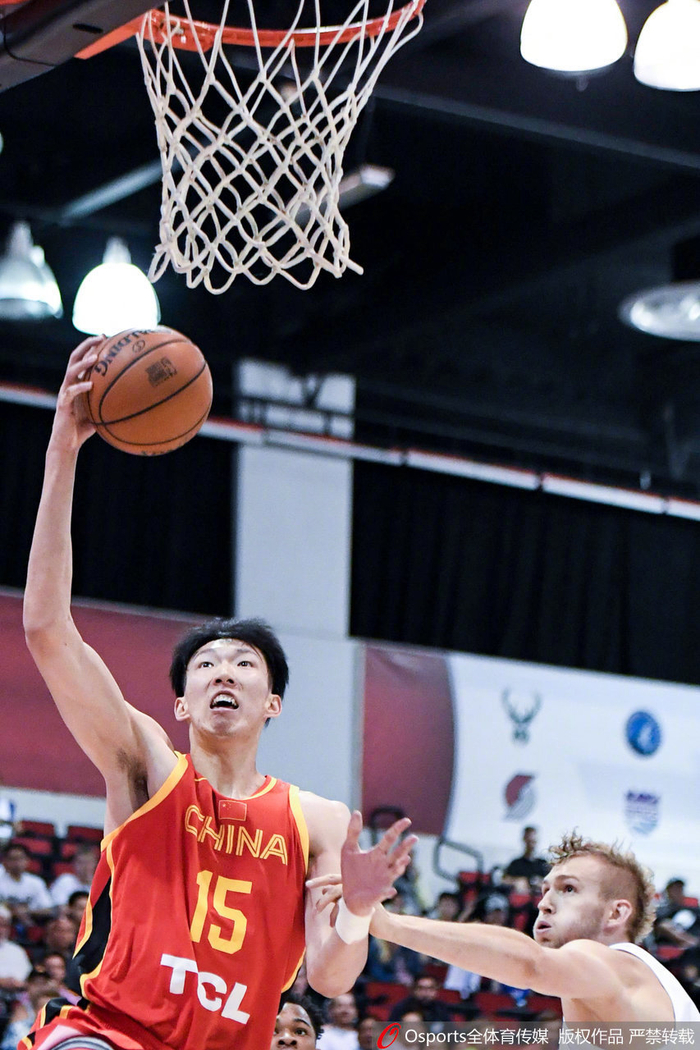 雄鹿鏖战火箭，赵继伟点燃赛场