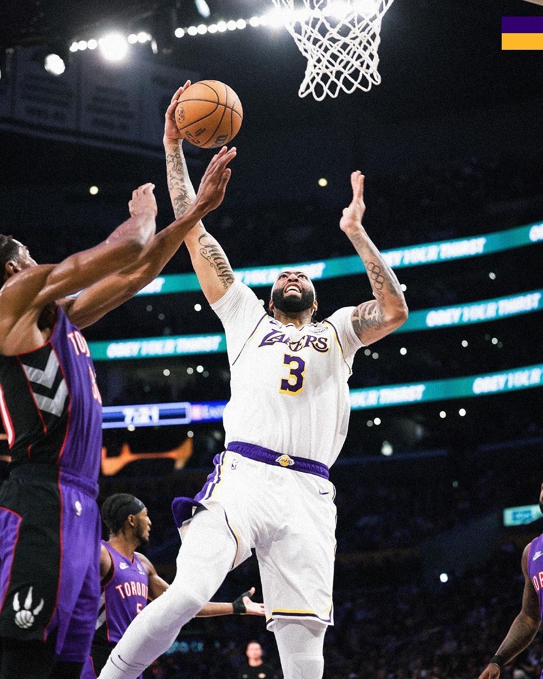 湖人绝杀太阳，德罗赞高光表现