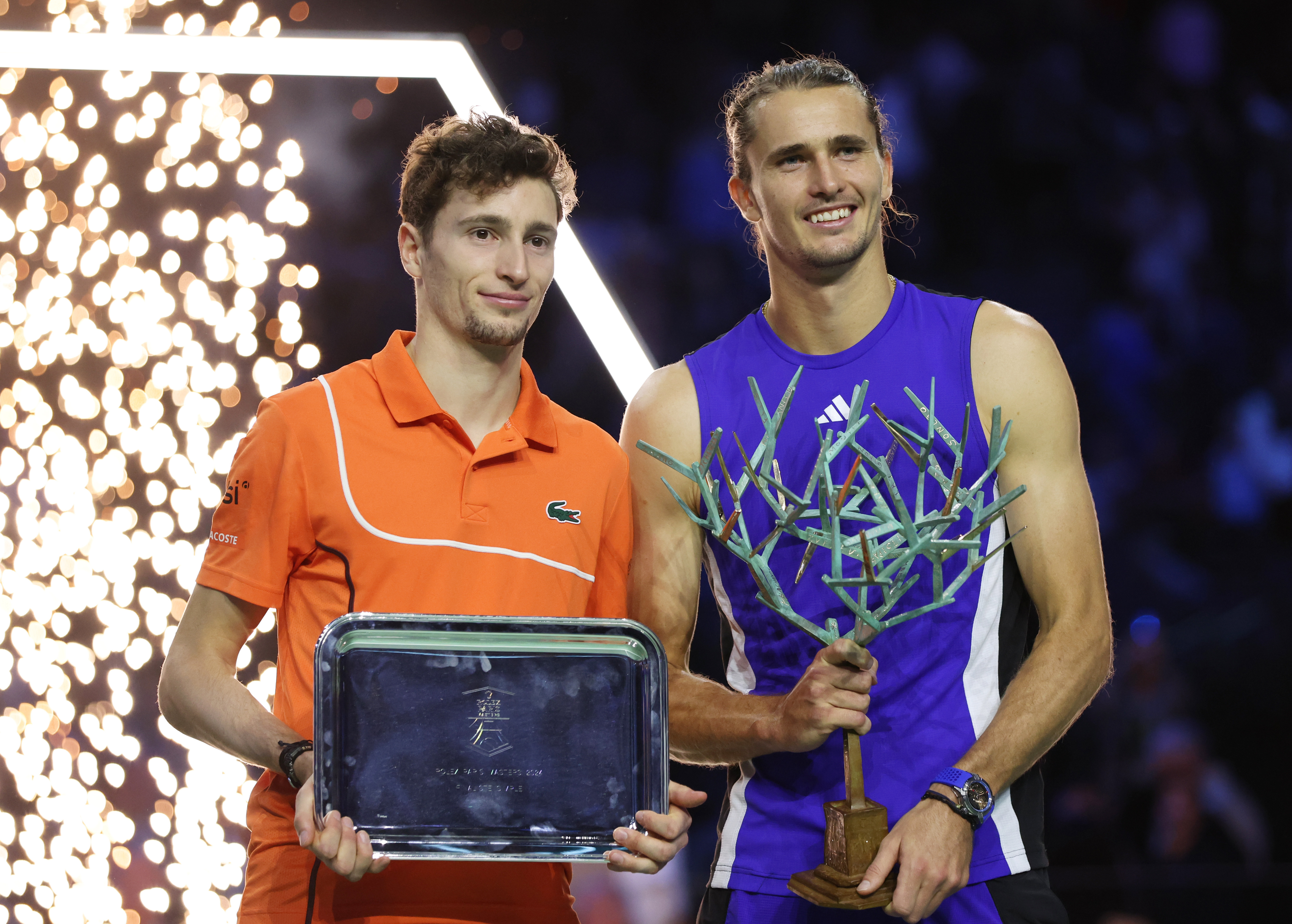 拉沃尔杯翻盘戴维斯杯，兹维列夫统治全场