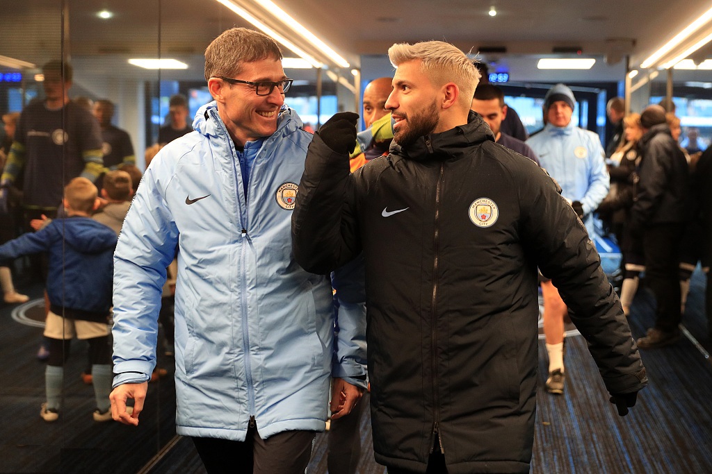 勒沃库森鏖战里昂,德布劳内扛起全队 勒沃库森鏖战里昂,德布劳内扛起全队