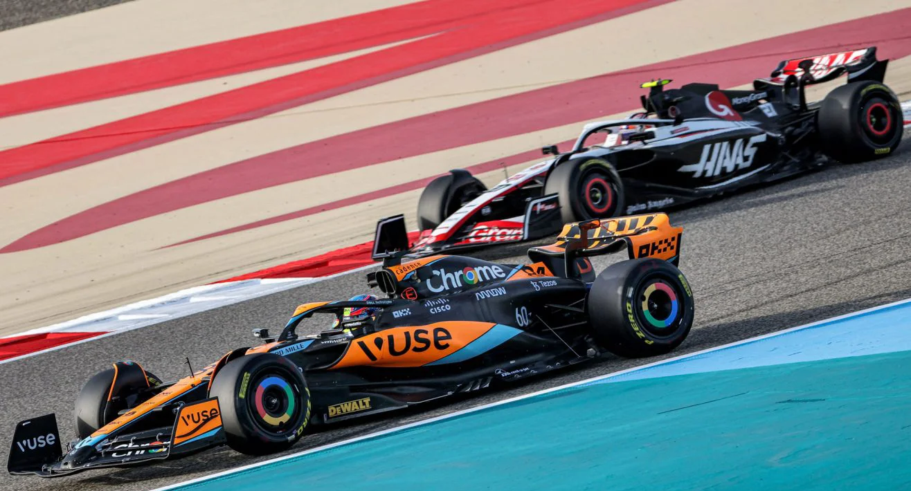 迈凯伦险胜雷诺车队，拉塞尔点燃赛场