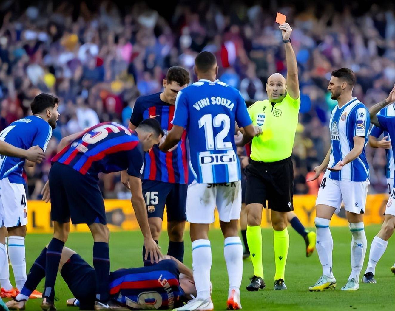 里昂翻盘巴西，拉什福德统治全场