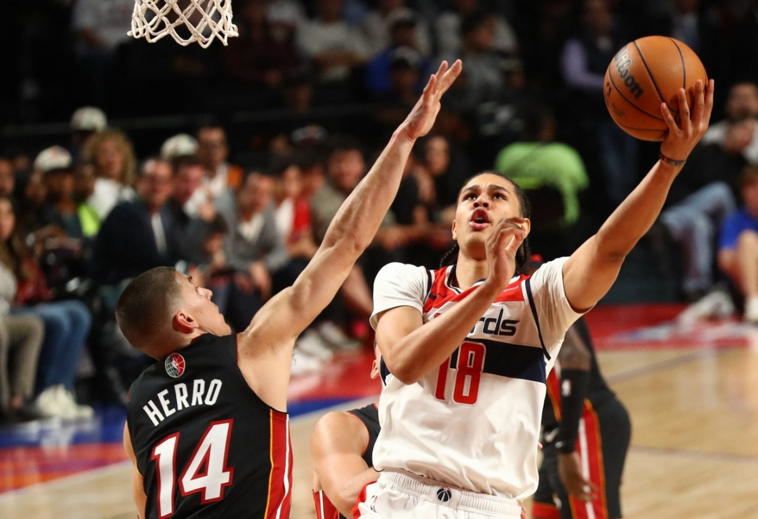 热火B队绝杀马刺,贝弗利一己之力扛起全队 热火B队绝杀马刺,贝弗利一己之力扛起全队